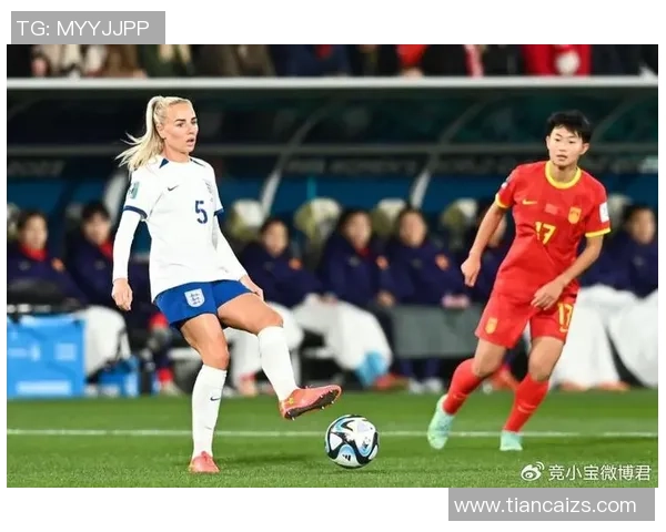 与足球明星合影的女孩性格特点揭示,她们展现的独特魅力与自信心态